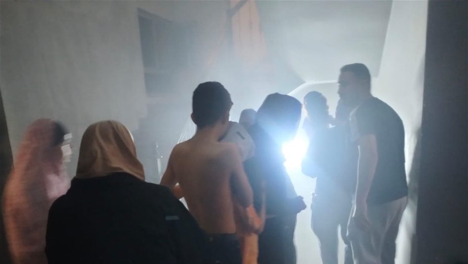 إخلاء عوائل وإخماد حريق بمجمع سكني متعدد الطوابق في الكرادة