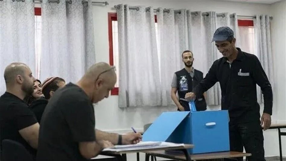 ​"الانتخابات الإسرائيلية": تقدم معسكر آيزنكوت و18 مقعدا للأحزاب العربية