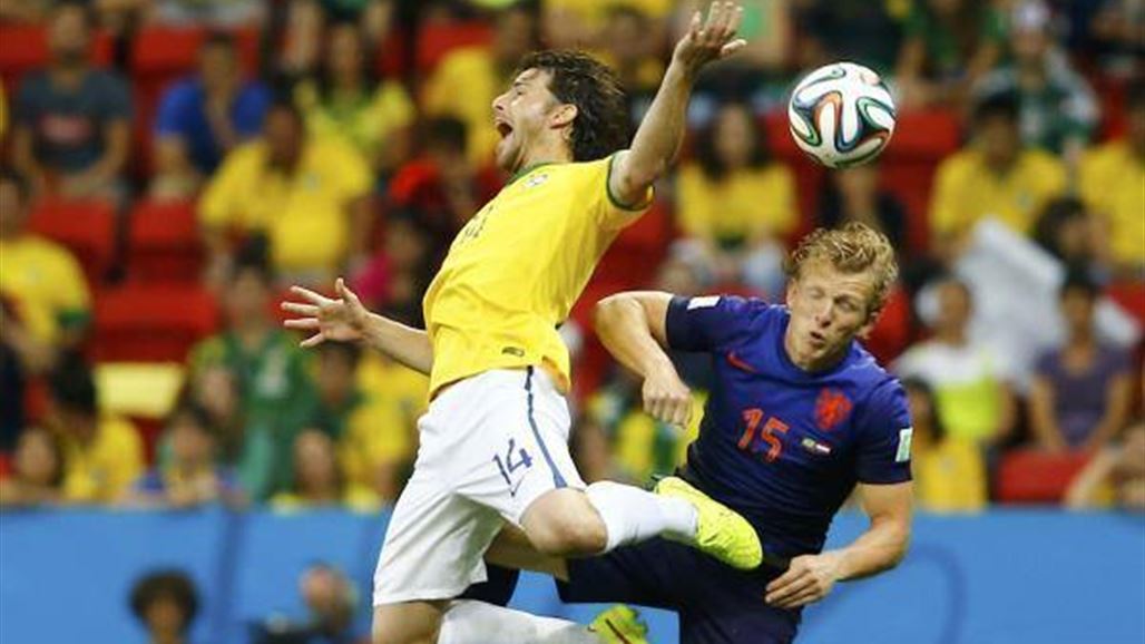 الطواحين الهولندية تحطم آمال السامبا بمصالحة الجمهور في مونديال البرازيل