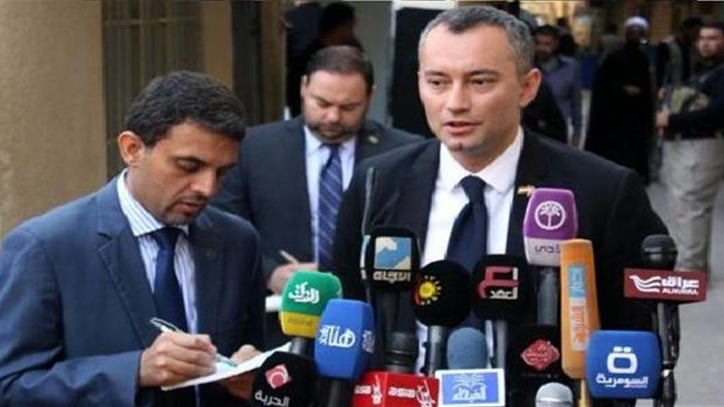 ميلادينوف يلتقي السيستاني في النجف