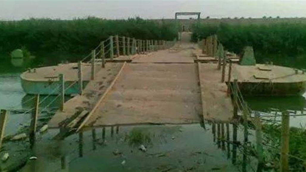 المباشرة بإنشاء جسر عائم في الضلوعية جنوب تكريت