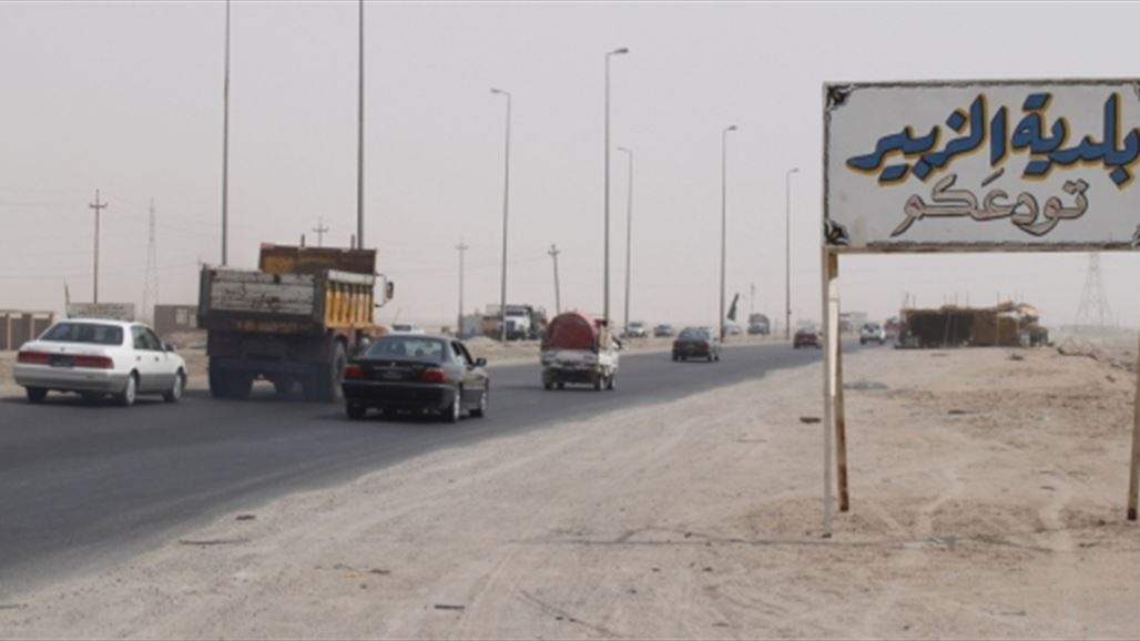 تدفق نفط مجهول المصدر عبر مجارير بيت في الزبير بالبصرة يثير حالة من الاستغراب