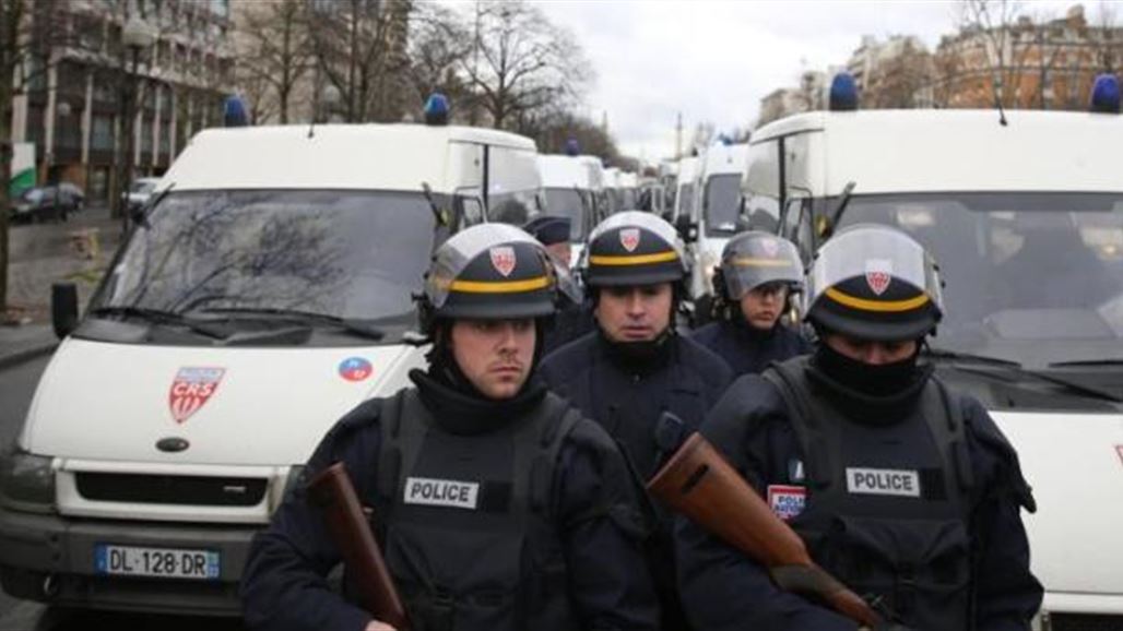 احتجاز رهائن في مركز للبريد بالقرب من باريس