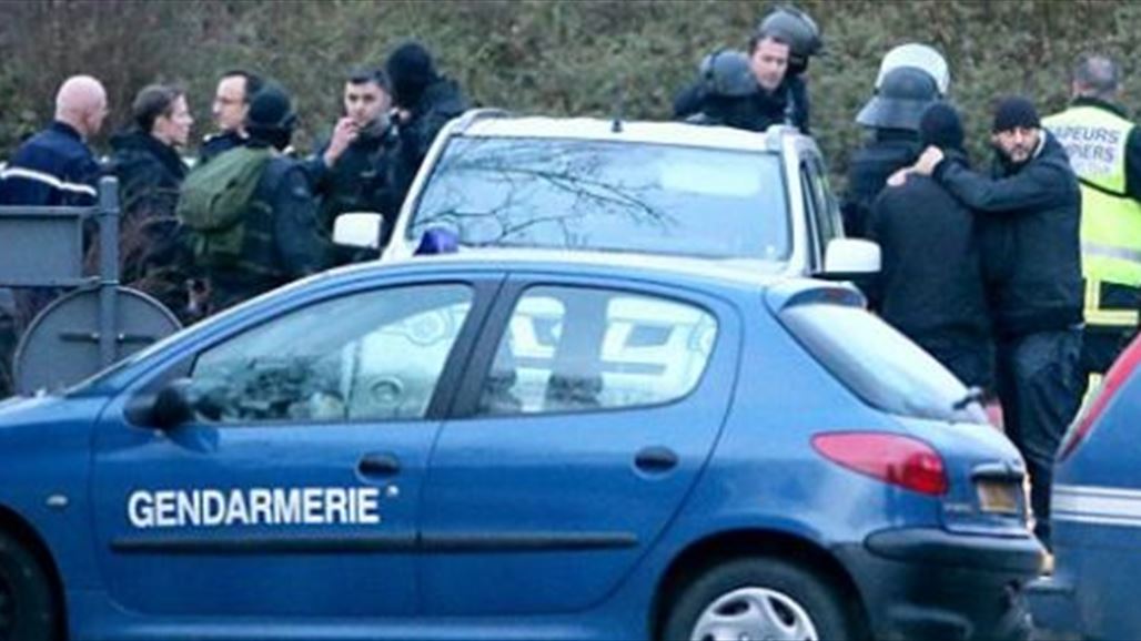 انتهاء عملية احتجاز الرهائن في مكتب البريد قرب باريس بعد اعتقال المنفذ