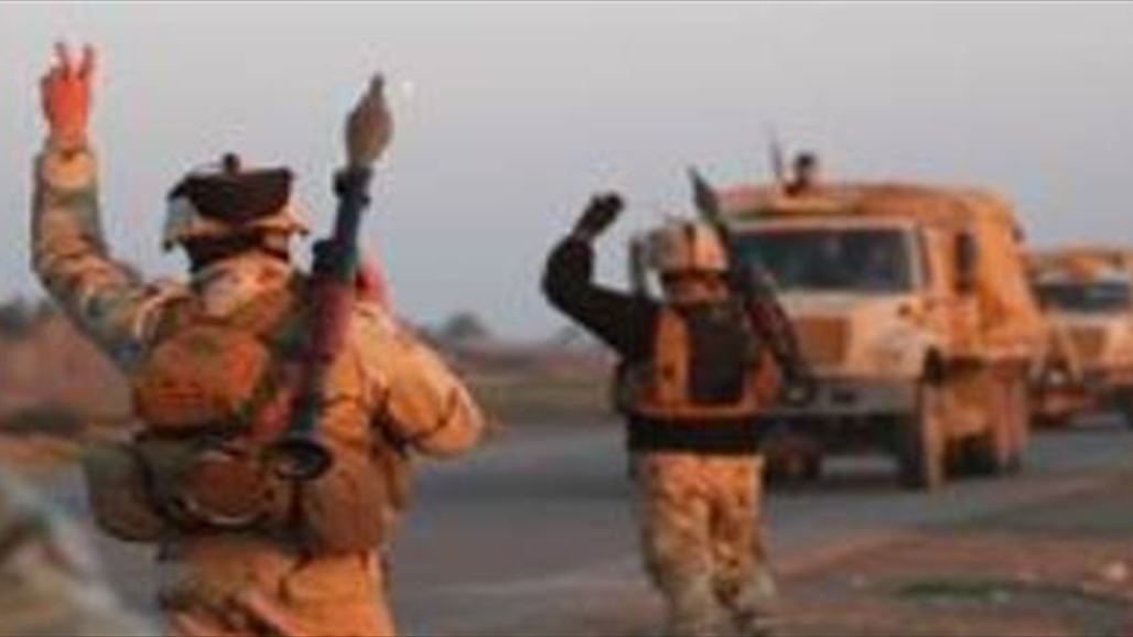 القوات الأمنية تجوب شوارع سامراء احتفالاً وسياراتها تحمل 11 معتقلاً من "داعش"