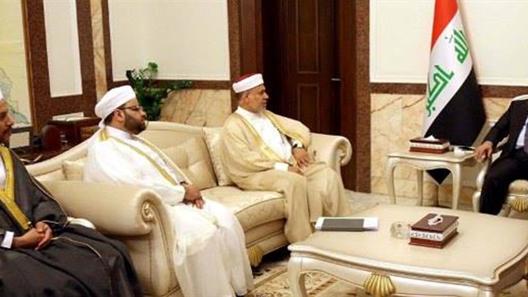 العبادي يؤكد للمجمع الفقهي أهمية دور علماء الدين بمحاربة الفكر "المنحرف"
