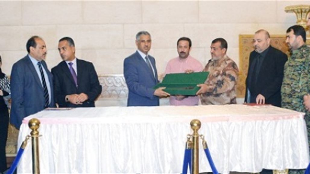 وزارة السياحة تعلن تسلم قطعتين تراثيتين عثر عليهما خلال عمليات تكريت