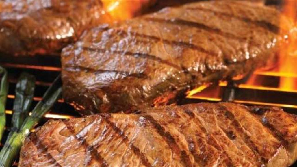 امرأة أمريكية تأكل ستة كغم لحم مع وجبة بطاطا بـ20 دقيقة