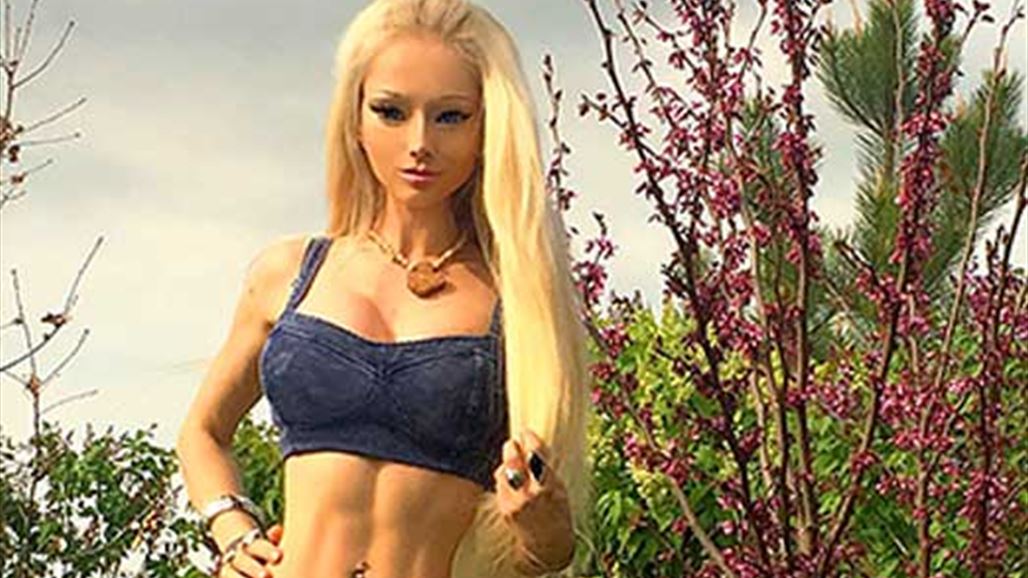 بالصور: شبيهة الدمية باربي تذهل متابعيها مرة جديدة