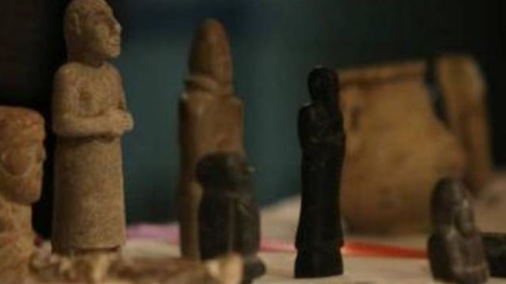 العراق يتسلم 663 قطعة أثرية مهربة الى ثلاث دول بينها الولايات المتحدة