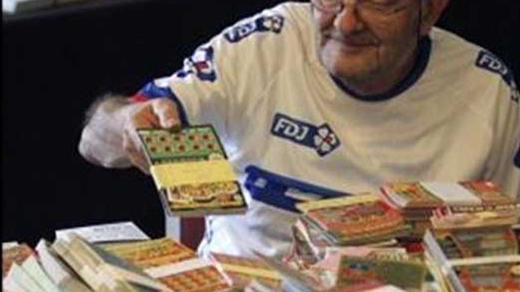 فاز بجائزة اللوتو عن طريق الخطأ