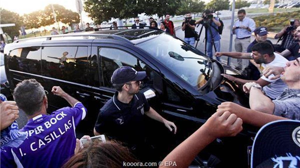 كاسياس يحظى باستقبال كبير من جمهور نادي بورتو البرتغالي
