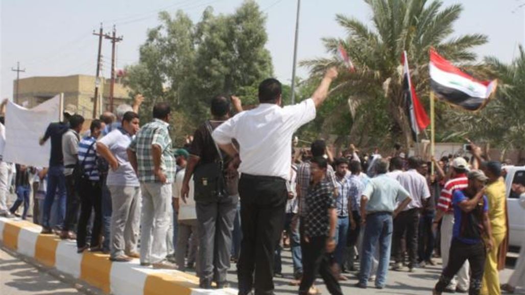 العشرات من حملة الشهادات العليا يجددون تظاهرتهم وسط بغداد للمطالبة بتعيينهم