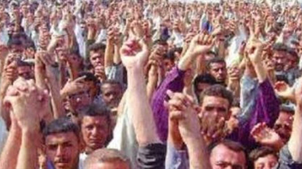 المئات يتظاهرون في بلد تأييداً لإقالة القائممقام
