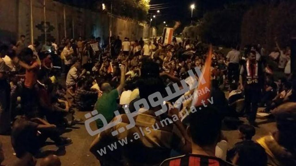 تظاهرة بابل تتحول إلى اعتصام أمام ديوان المحافظة