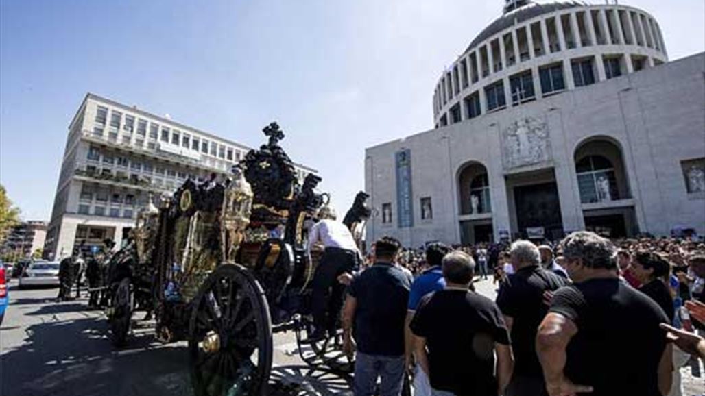 بالصور: جنازة ضخمة لزعيم مافيا في ايطاليا