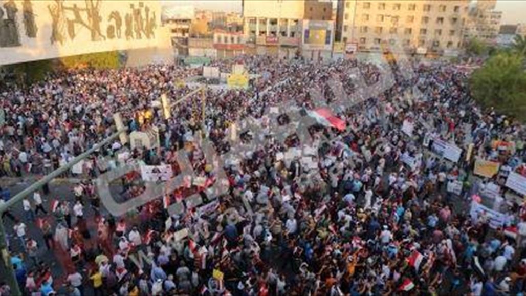 الآلاف يتوافدون على ساحة التحرير ببغداد وسط إجراءات أمنية مشددة