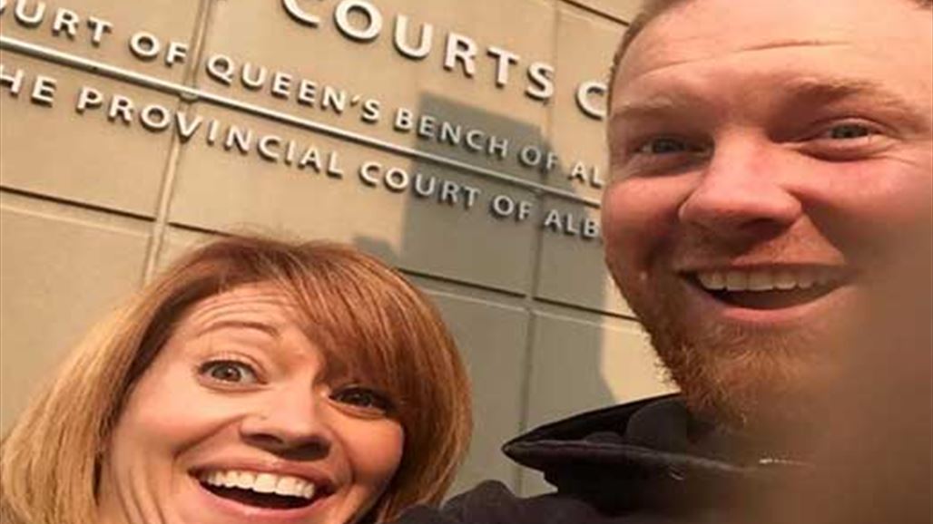 قررا أن يلتقطا صورة سلفي بعد طلاقهما