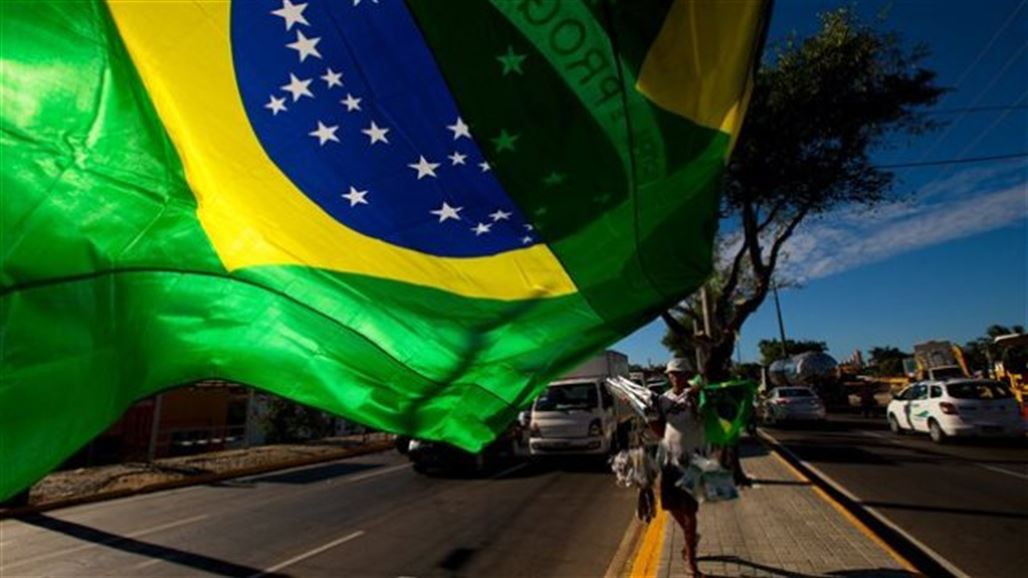 فتح تحقيق مع وزيرين برازيليين مقربين من الرئيسة بتهم فساد