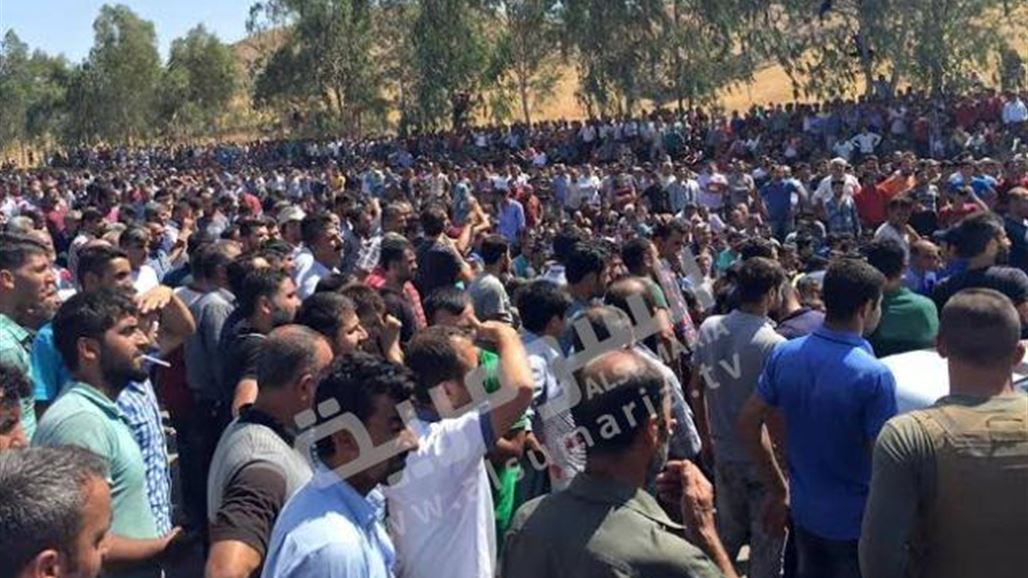 تظاهرة حاشدة لسواق الشاحنات الأتراك في زاخو احتجاجاً على منع دخولهم لتركيا