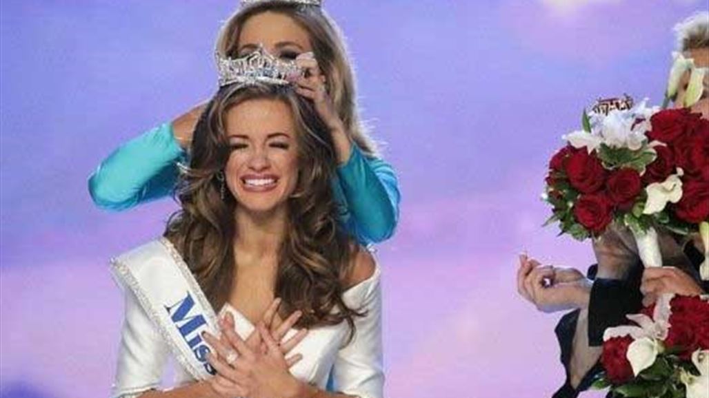 بالصور: لحظة تتويج ملكة جمال الولايات المتحدة الأميركية