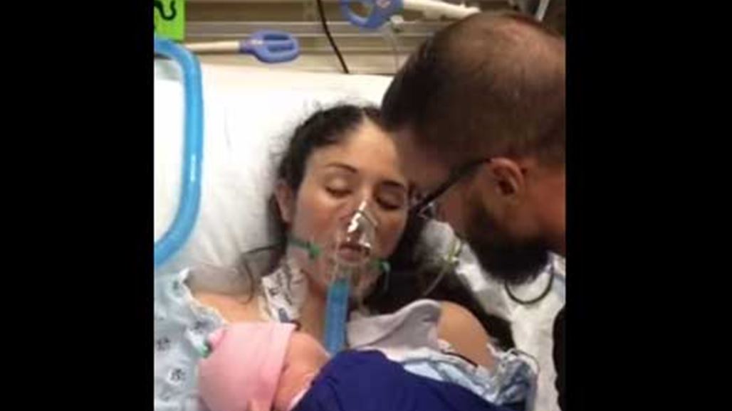 بالفيديو: بكاء ابنتها يوقظها من الغيبوبة