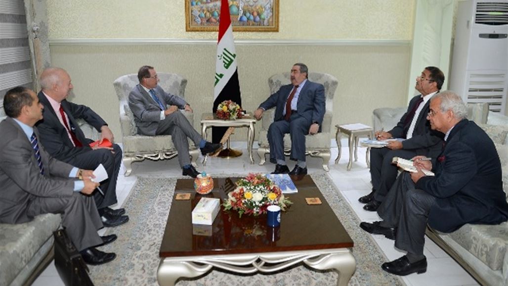 زيباري يبحث مع وفد فرنسي "القضايا العالقة" بين مصارف البلدين