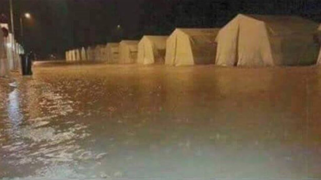 النقل تباشر بنقل 2500 نازح من مخيم الدورة الى اماكن ايواء