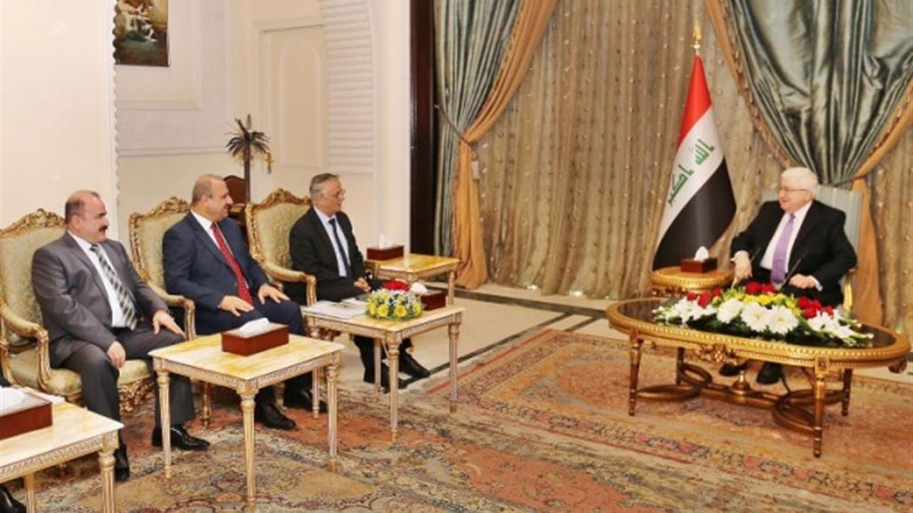 نواب يدعون معصوم لإيقاف "خرق دستوري" رافق تشريع قانون البطاقة الوطنية