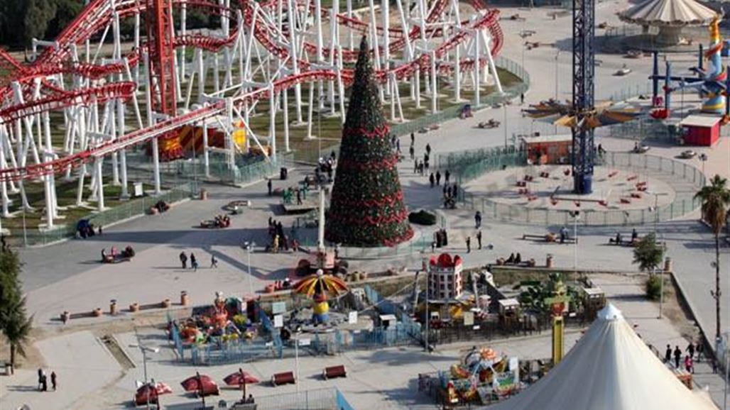 بالصور.. بغداد تتزين بأكبر شجرة "كريسماس" في الشرق الأوسط