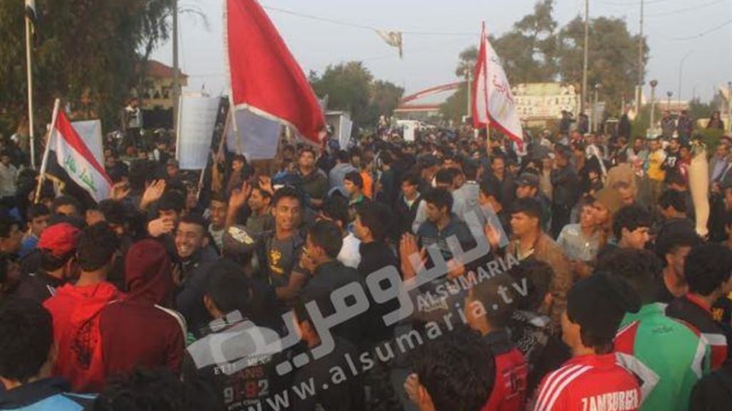 المئات يتظاهرون قرب ديوان محافظة البصرة للمطالبة بإعدام متورطين بجرائم قتل