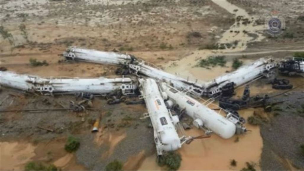 خروج قطار شحن محمل بمادة "التيزاب" عن سكته في استراليا