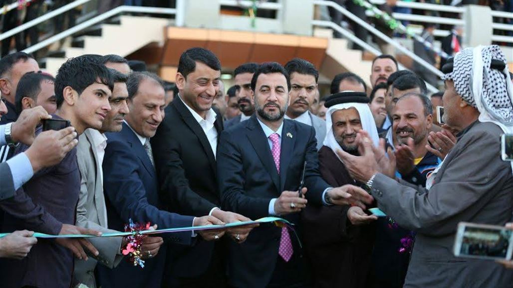 وزير الشباب والرياضة يفتتح ملعب الشطرة ويتعهد بإكمال المشاريع الرياضية