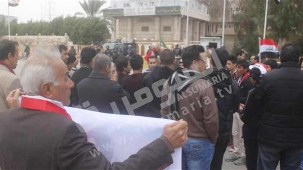 متظاهرون في البصرة يطالبون بالقضاء على النزاعات العشائرية المسلحة