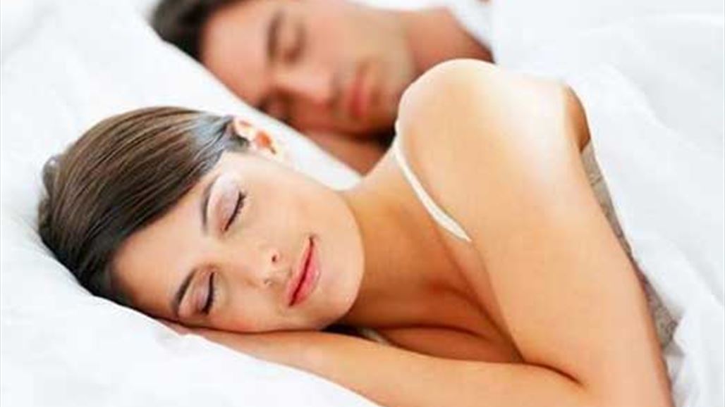 لهذه الأسباب تنام النساء أسوأ من الرجال