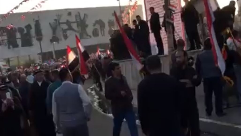 الالاف من اتباع التيار الصدري يصلون الى ساحة التحرير للمشاركة بالتظاهرة المليونية