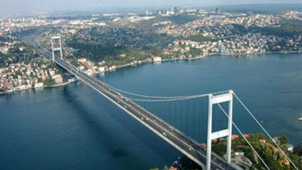 الشرطة التركية تغلق جسر البوسفور وتفتش سيارة مريبة