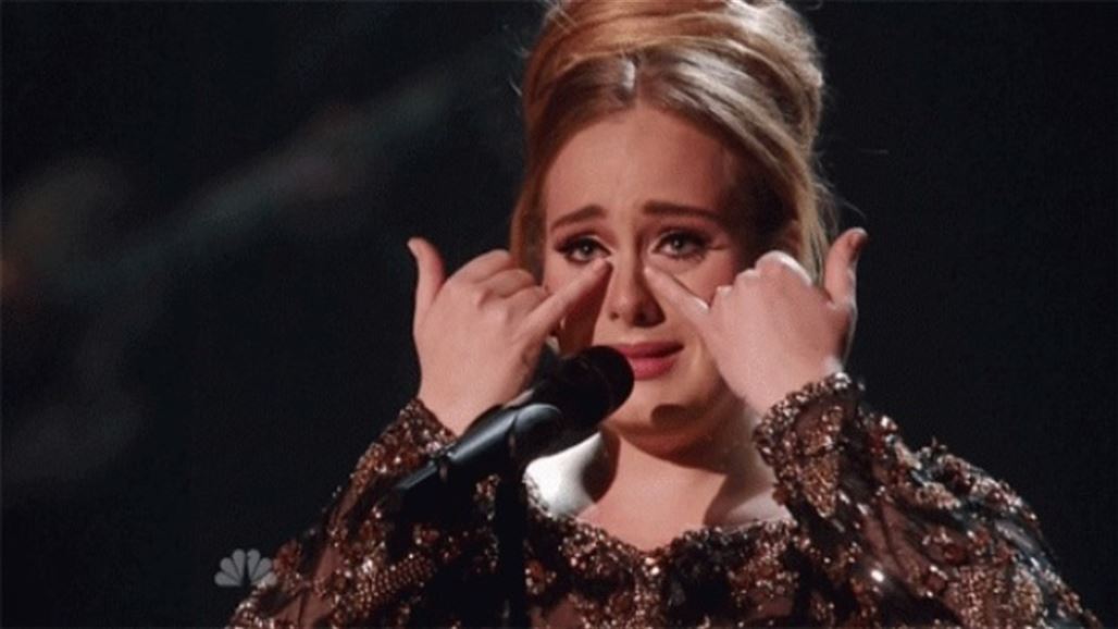 مطربة بريطانية تغني لبروكسل على وقع أنوار الهواتف