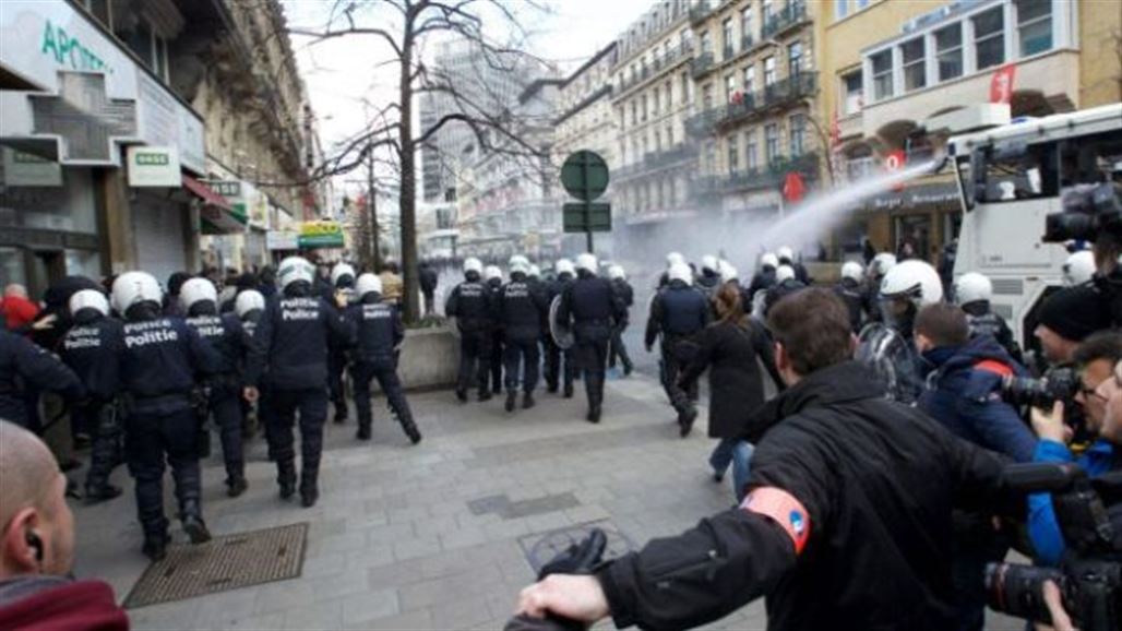 تظاهرة كبيرة لليمين المتطرف في بلجيكا ضد المهاجرين والشرطة تفرقها