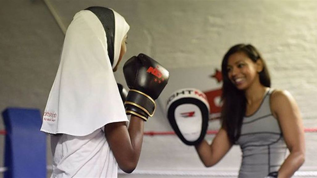 ملاكمة مسلمة تطلق "أغطية رأس" رياضية