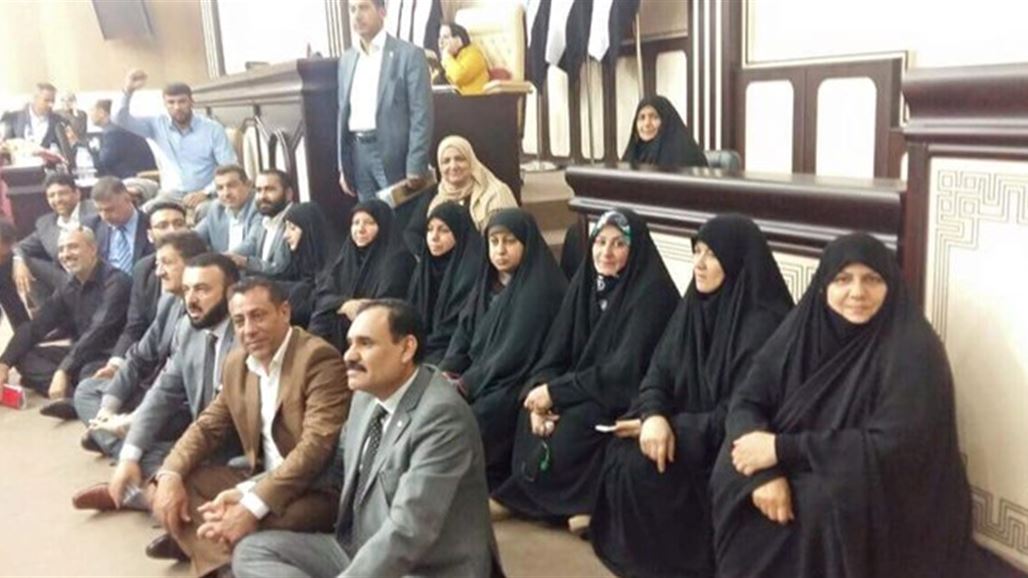 نواب: ندعم اعضاء البرلمان الذين فصلتهم أحزابهم