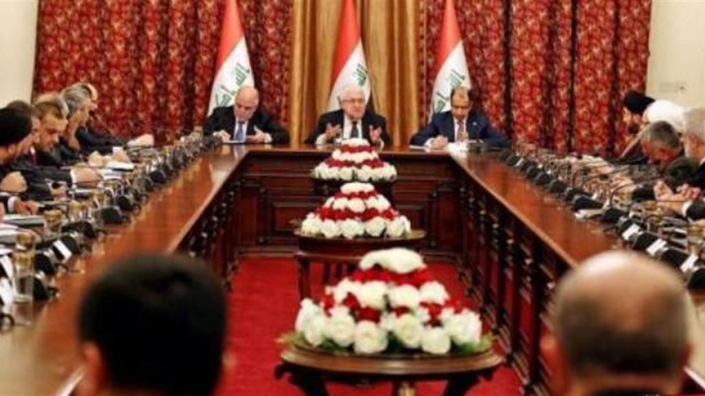 بدء اجتماع للرئاسات الثلاث وقادة الكتل