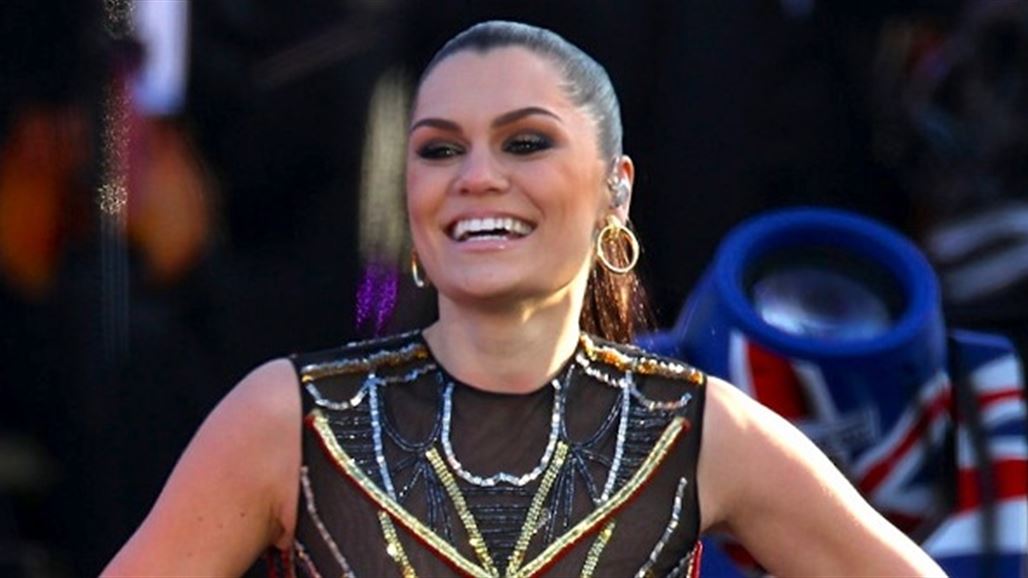 ديو مفبرك بين لاجئ ومغنية بريطانية يحصد مشاهدات قياسية