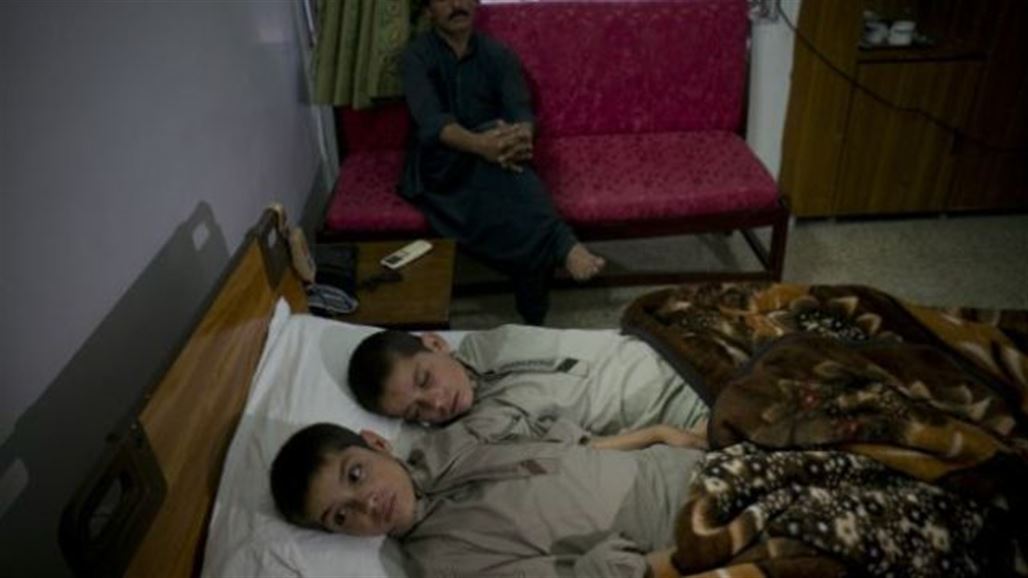 الفاينانشال تايمز: لغز أطفال الشمس يحير العالم