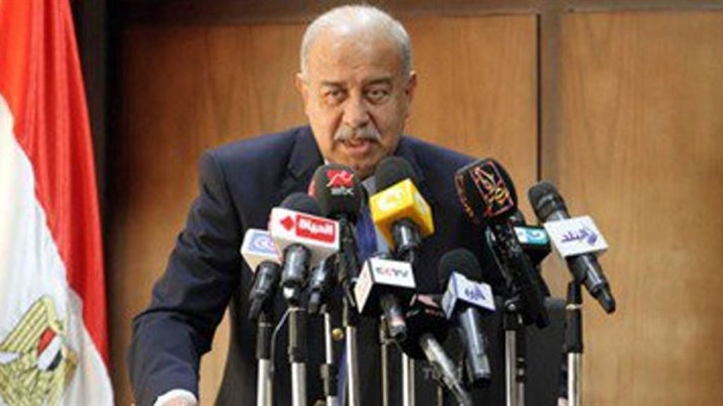 رئيس الوزراء المصري: لا نستبعد وجود عملية إرهابية في حادث الطائرة