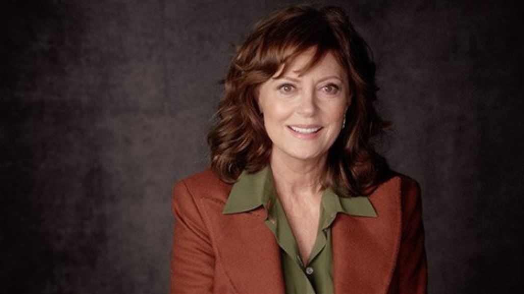 نجمة هوليودية تعتبر كلينتون خطر على أمريكا وتصفها بـ"غير النظيفة"