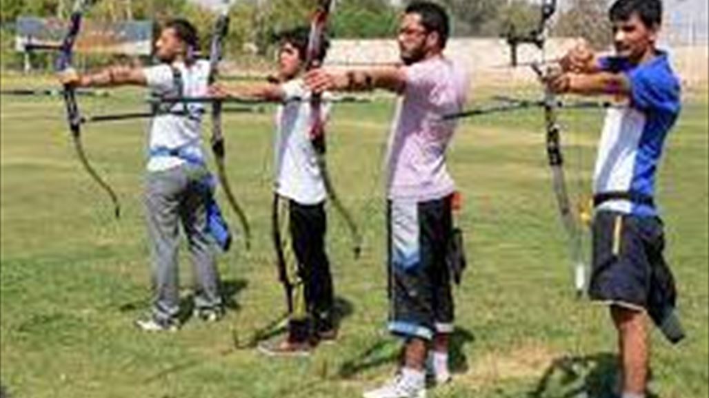 ثلاثة مدربين يشاركون بدورة تدريبية بالقوس والسهم
