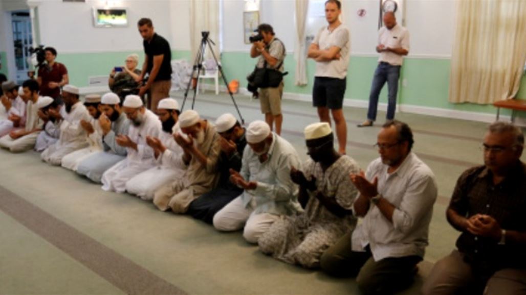 أمريكي يعتدي على مسلمين بعد خروجهما من مسجد في نيويورك