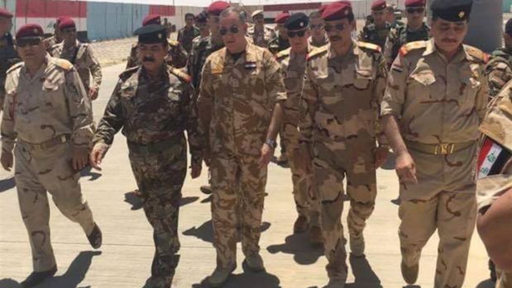 وزير الدفاع يأمر بترفيع كافة المراتب والجنود المشاركين بتحرير قاعدة القيارة