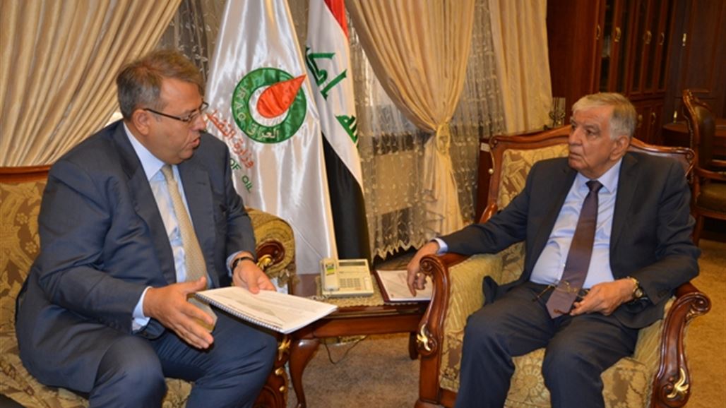 النفط تتباحث مع لوك اويل لتنفيذ الخطط الموضوعة للحقول النفطية